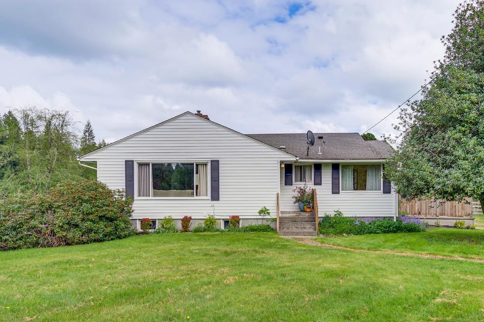 Great for Families! Peaceful Snohomish Escape! House in Everett