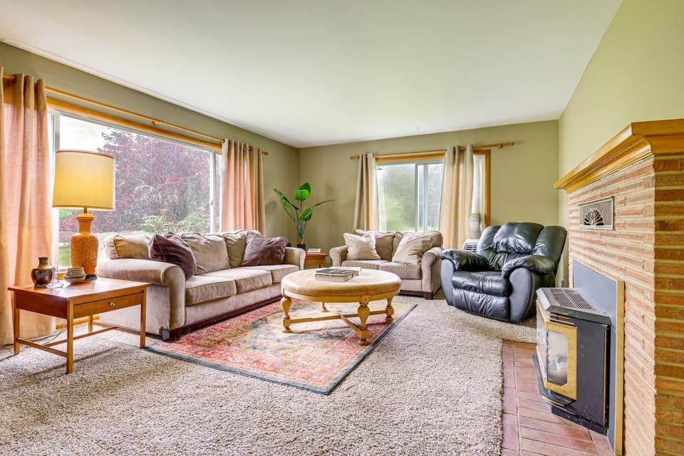 Great for Families! Peaceful Snohomish Escape! House in Everett