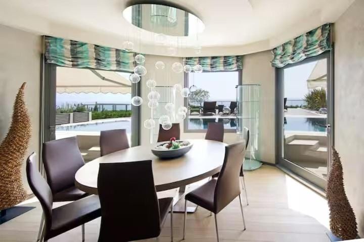 Penthouse Cap 2 minutes beach Villa in Cap-d'Ail