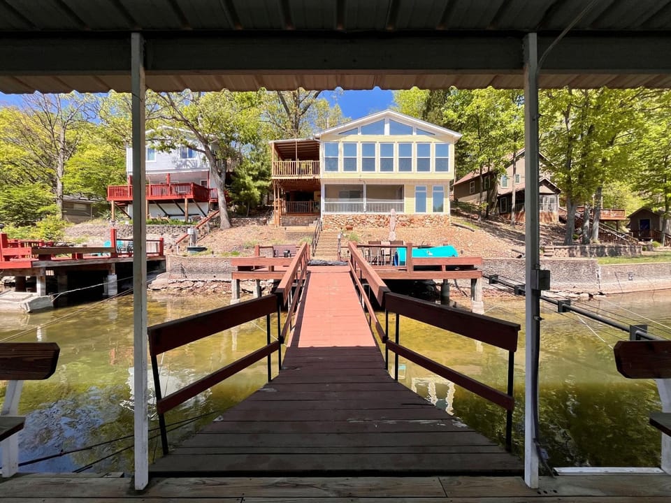Lakeside Escape with Boat Slip House in Lake of the Ozarks