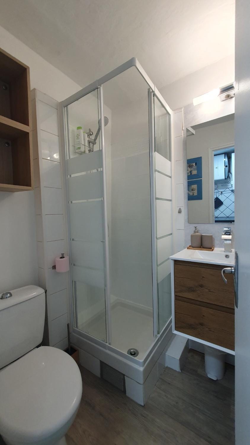 Shower, Toilet, Bathroom