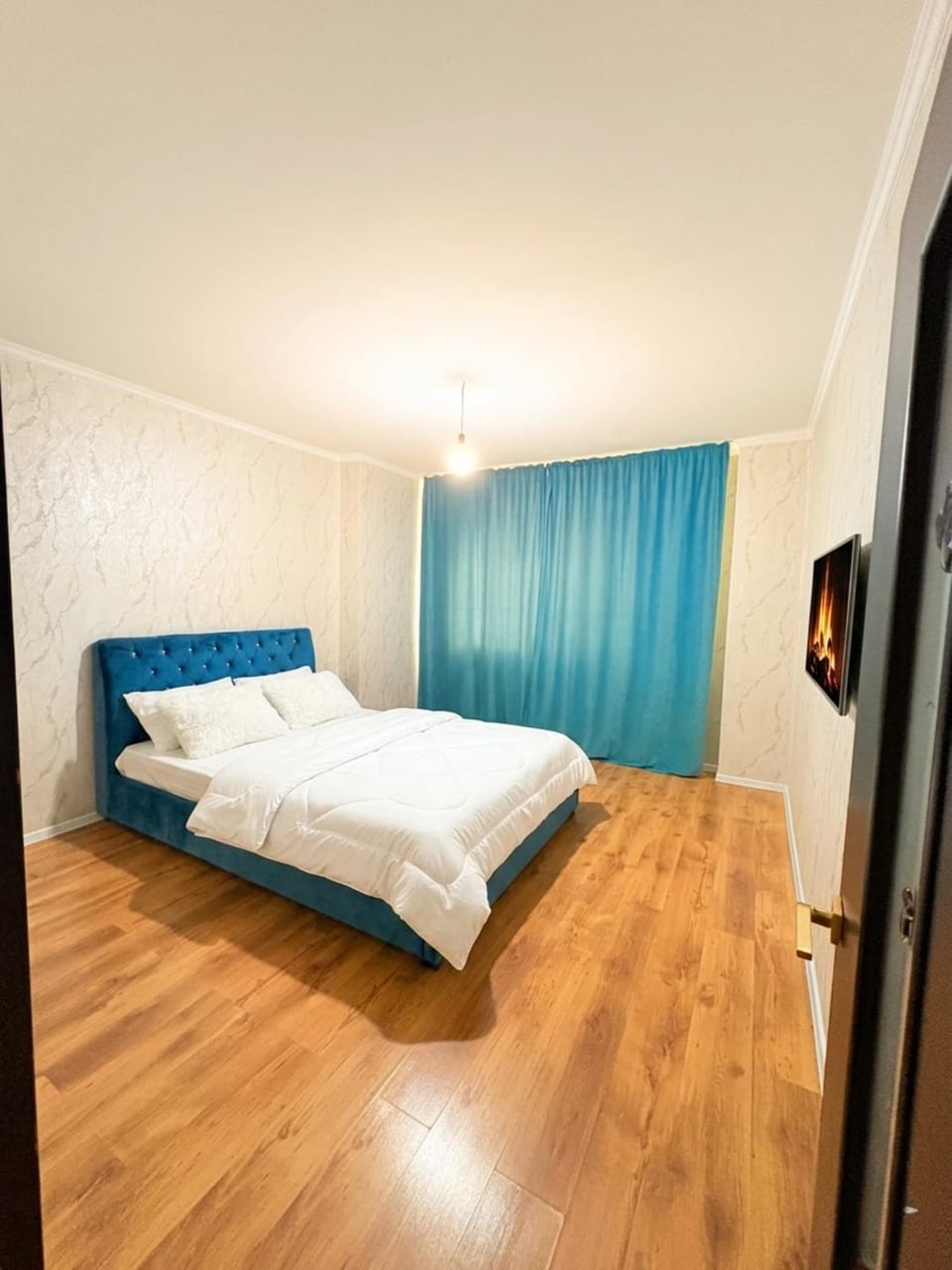 Bedroom, bunk bed