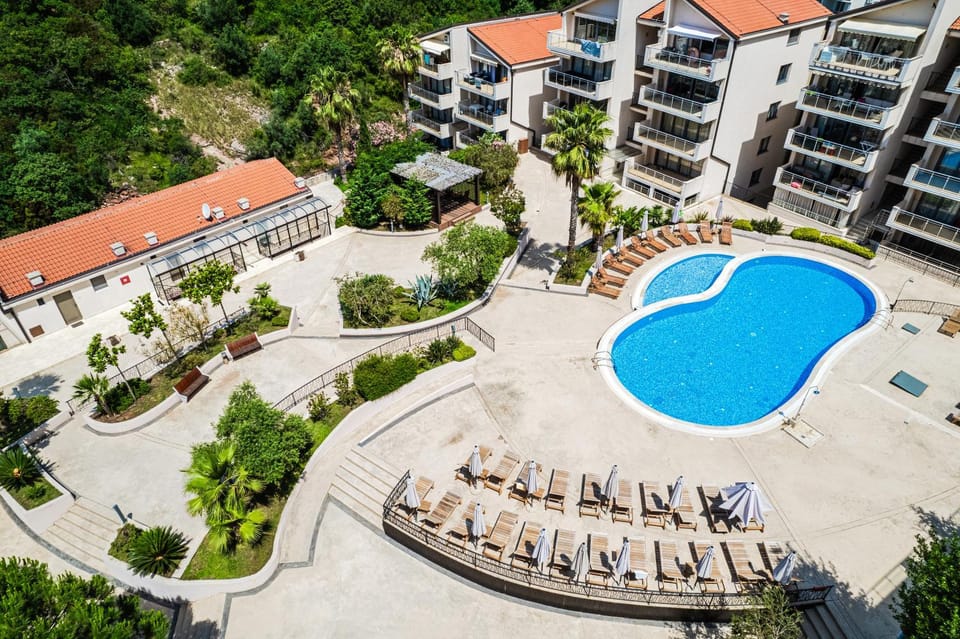 Bird's eye view, Garden, Balcony/Terrace, Pool view, Swimming pool