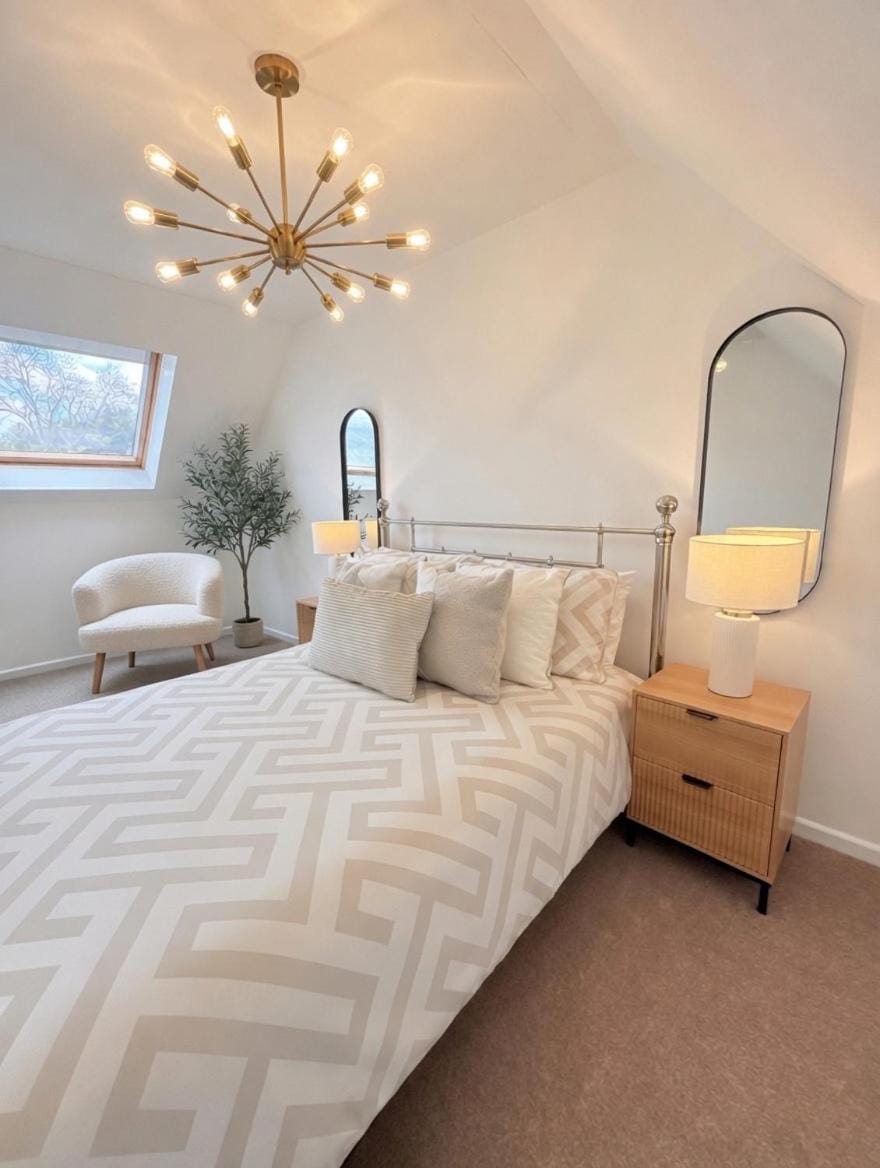 Bed, Photo of the whole room, Bedroom