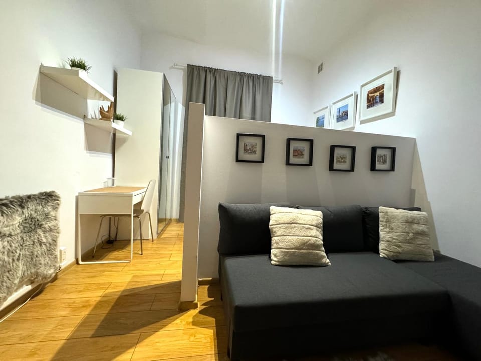 Bed, Living room, Seating area