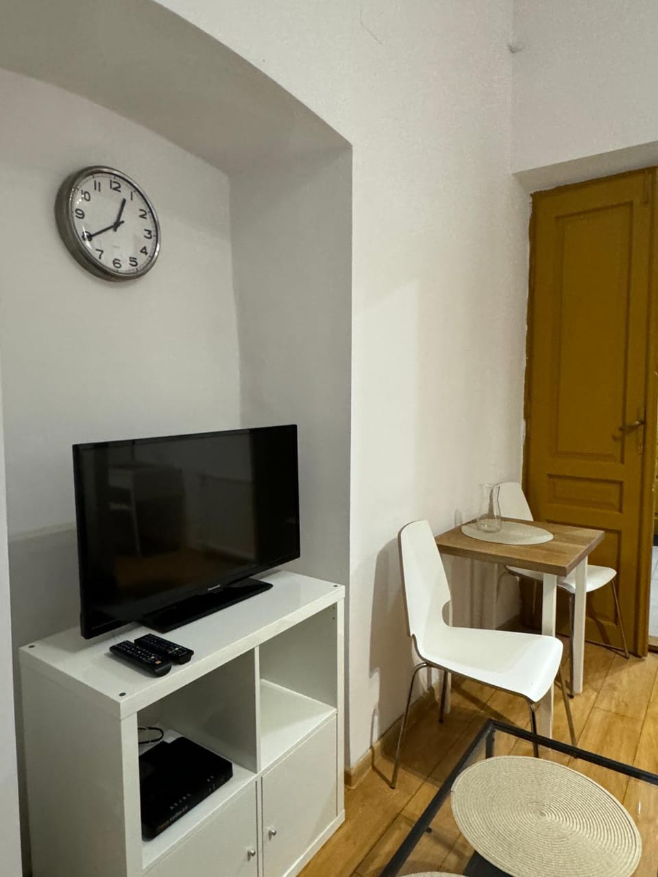 TV and multimedia, Seating area