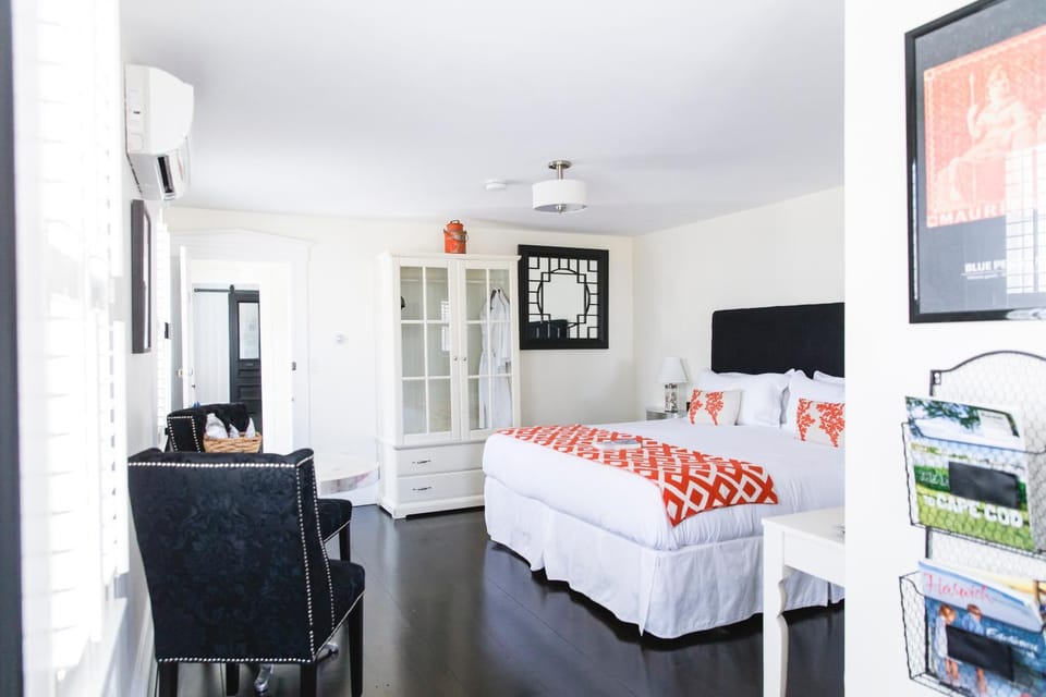 Seating area, Bedroom