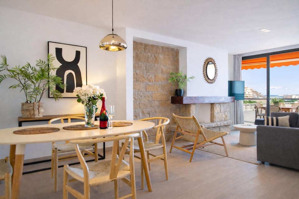 Living room, Dining area, Sea view