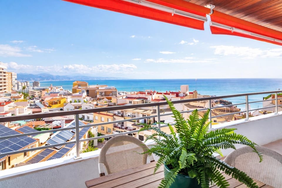 Natural landscape, Balcony/Terrace, City view, Sea view