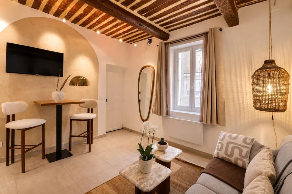 Cocon d'azur Charming Studio City Centre Apartment in Cassis