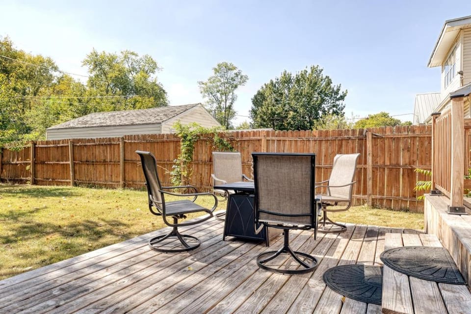 2BR King Bed Grill Firepit near Rose Hulman & ISU House in Terre Haute