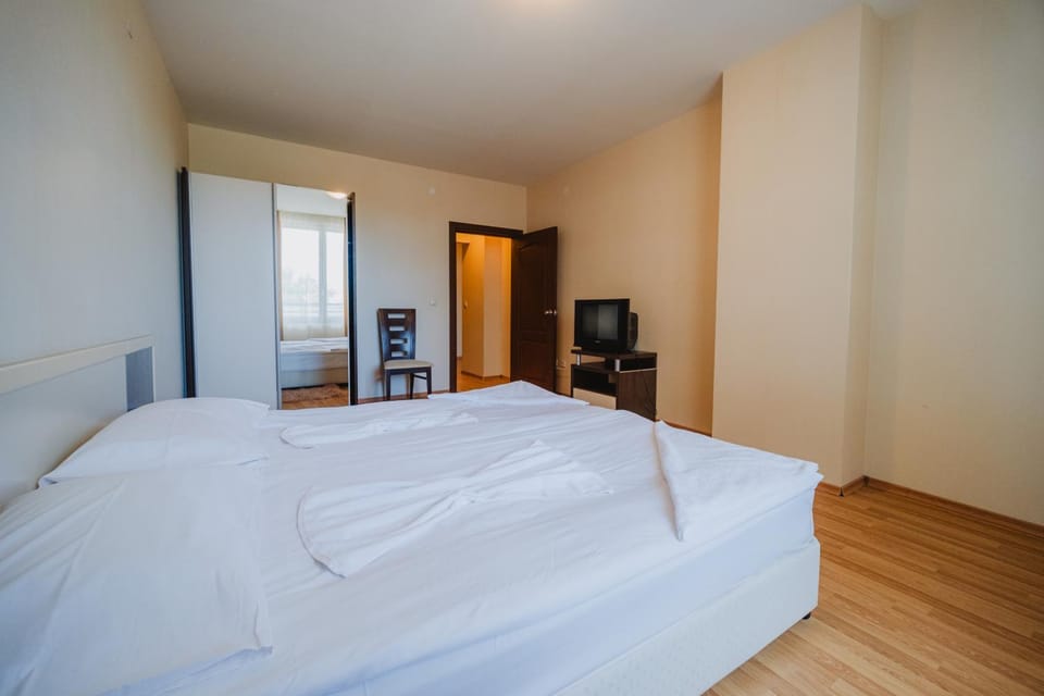 Bed, Bedroom, wardrobe