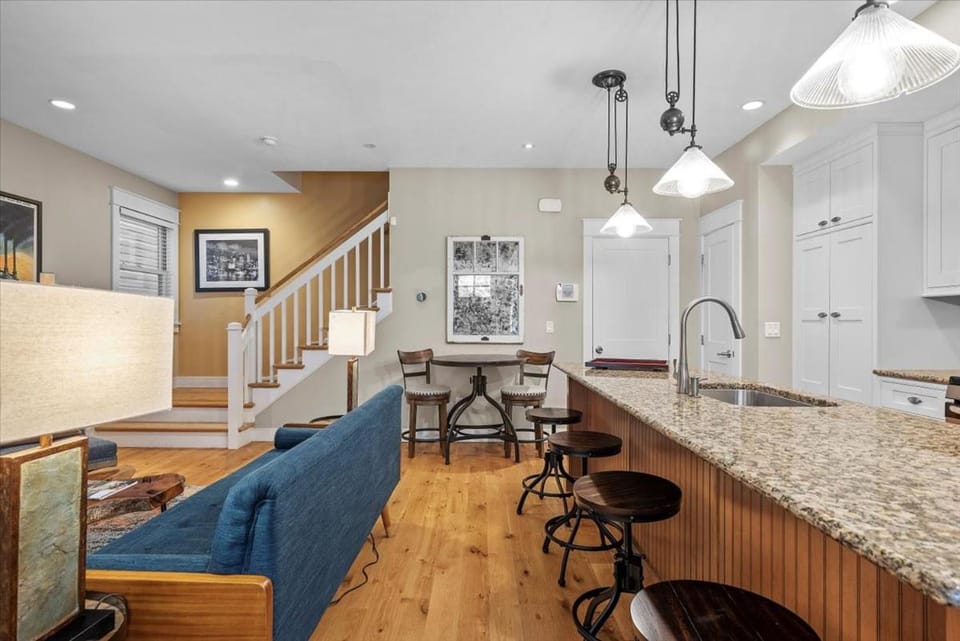 Shadyside Townhome Villa in Shadyside