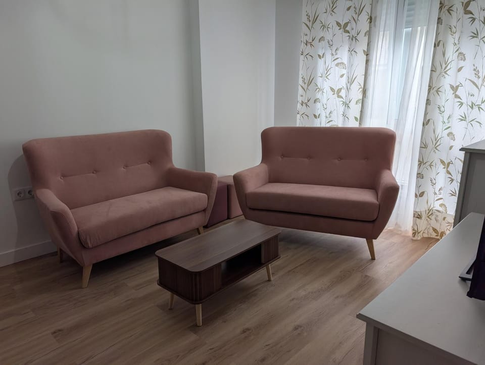 Communal lounge/ TV room