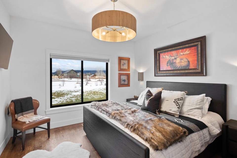 Modern 5BR Teton Home with Spa & Views House in Idaho