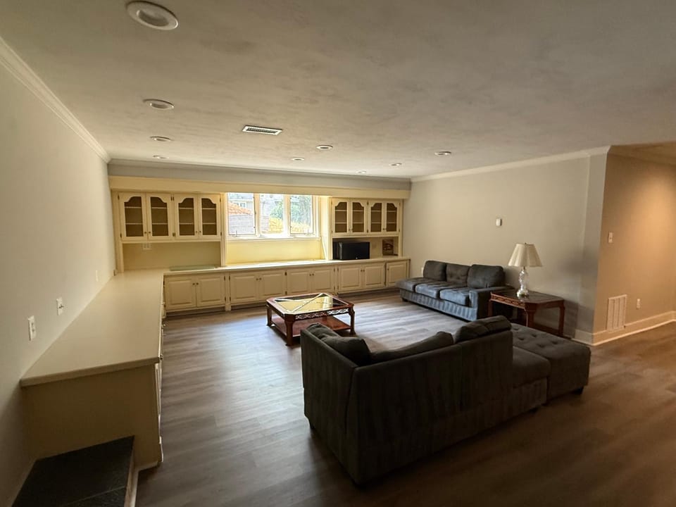 Perfect Retreat in Bethesda with 5-Bedrooms Best Location House in Bethesda