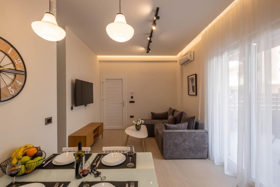 Living room, Dining area, kitchen