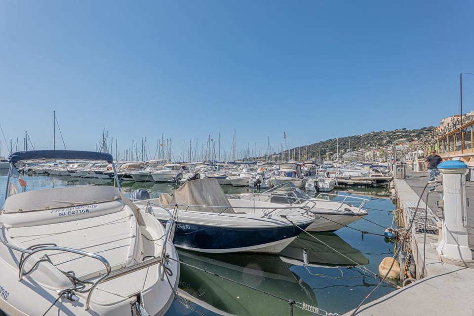 Nearby landmark, Off site, Neighbourhood, Activities, Sea view