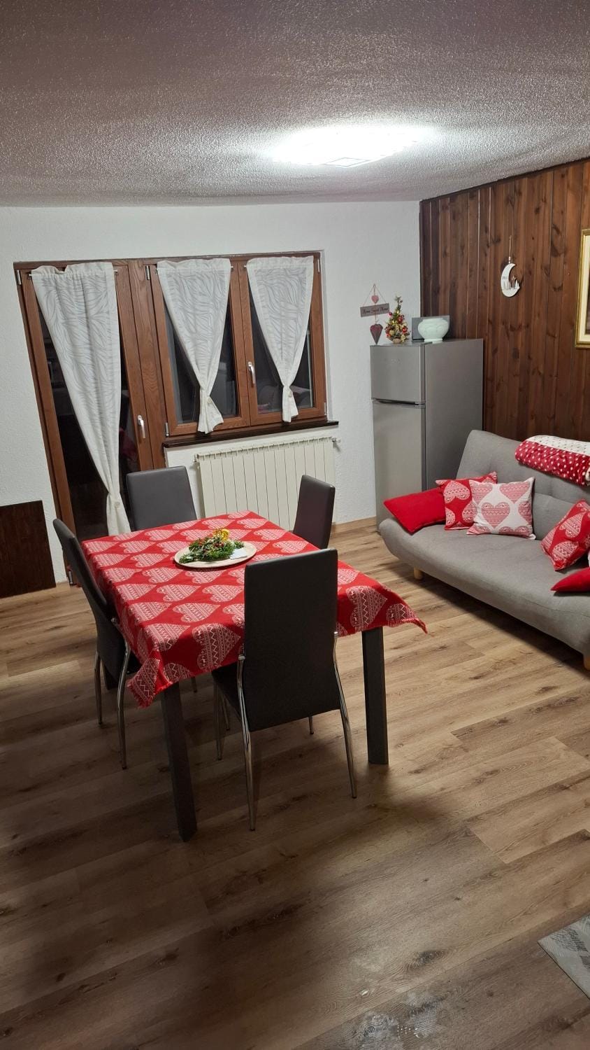 Communal lounge/ TV room