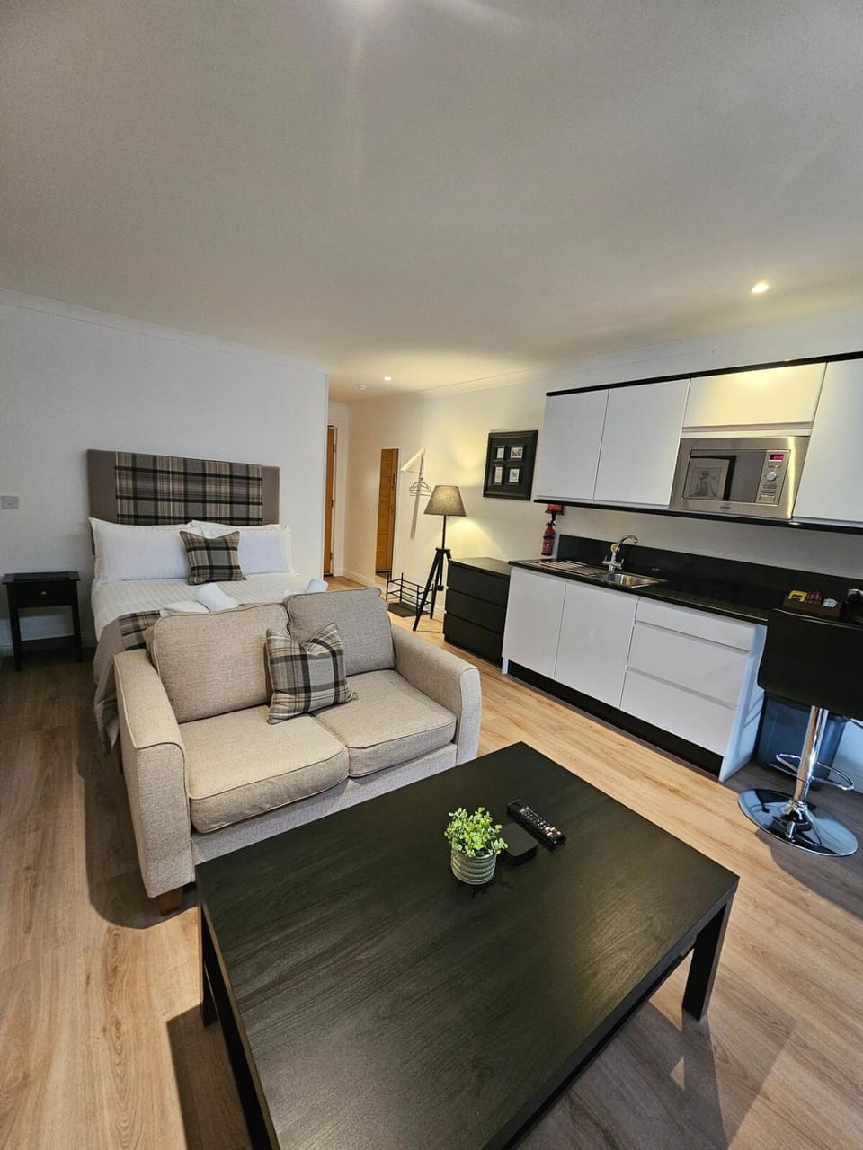 Luxury 1 Bedroom apartment with Loch View BLL Apartment in Scotland