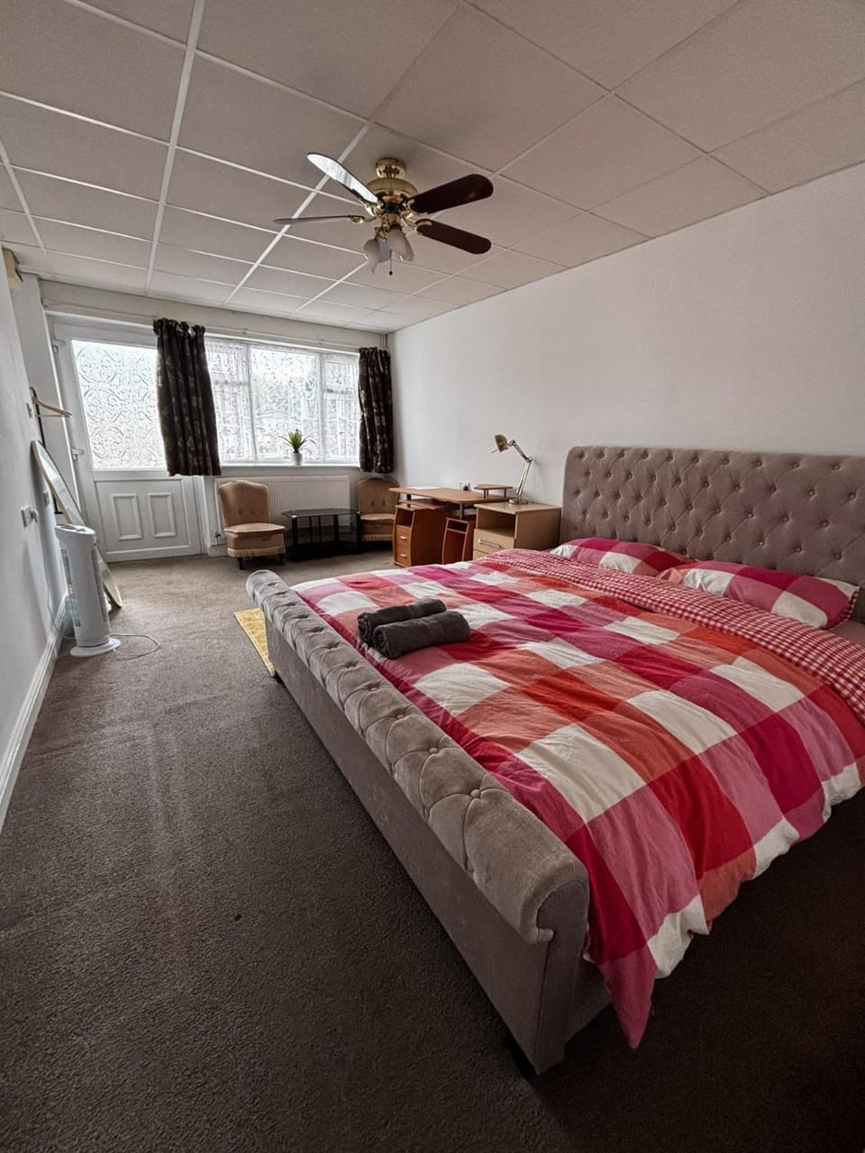Stylish Studio with SuperKing Bed Apartment in Dartford