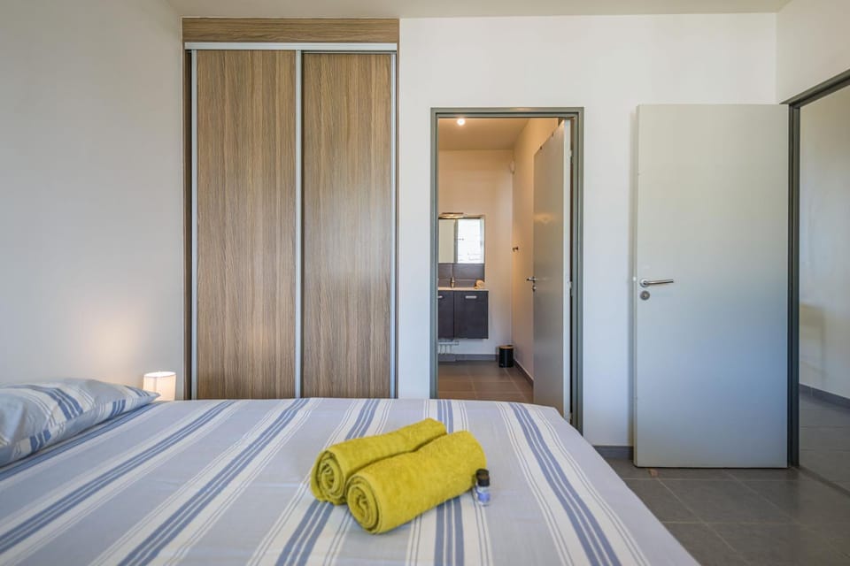 Bed, Photo of the whole room, Bedroom, towels, wardrobe
