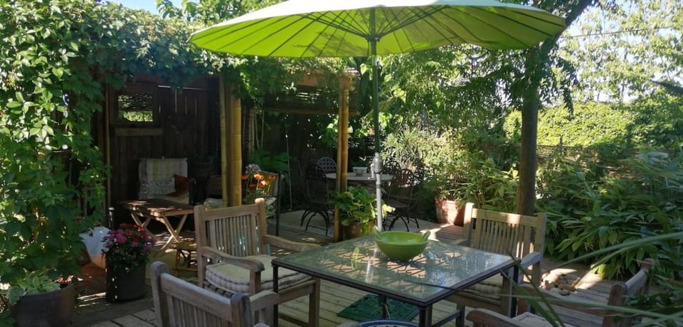 MAISON avec JARDIN ET BASSIN DE BAIGNADE Villa in Uzes