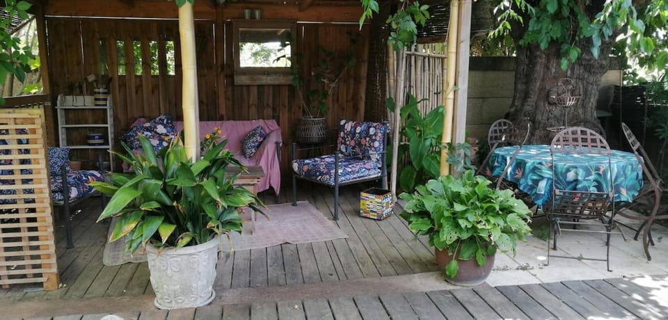 MAISON avec JARDIN ET BASSIN DE BAIGNADE Villa in Uzes