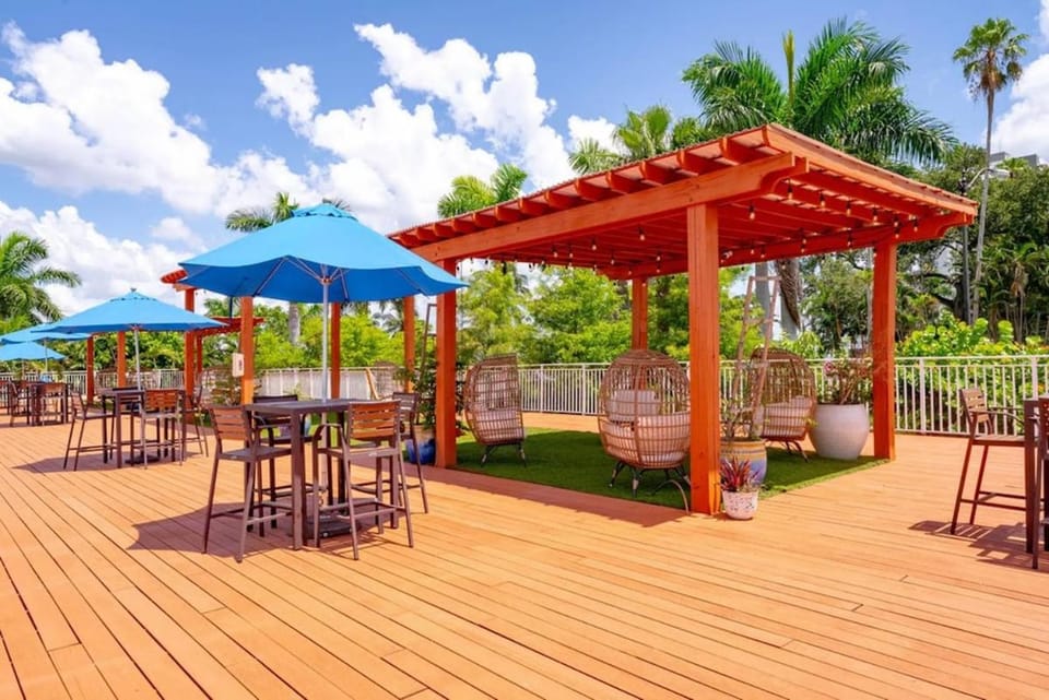 Sea Breeze Skyline Suite Apartment in Fort Myers