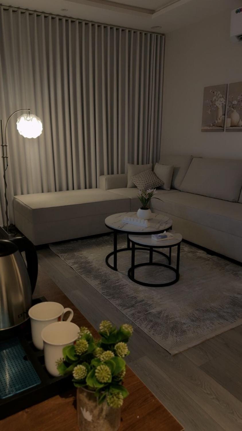 Bed, Living room, Photo of the whole room, Seating area, Bedroom