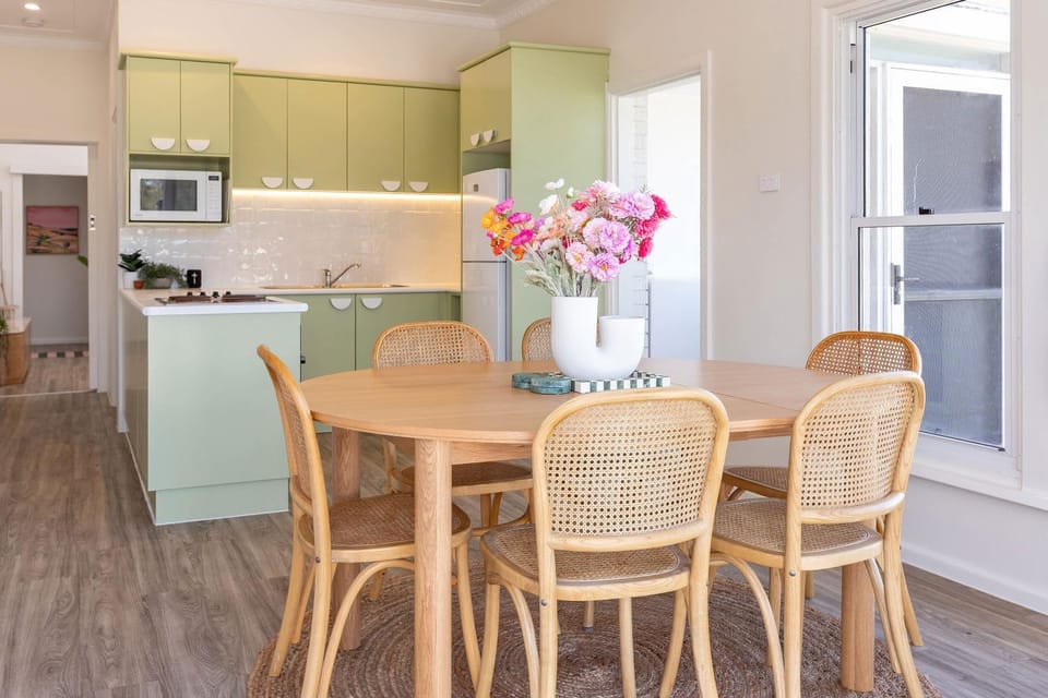 Kitchen or kitchenette, Dining area, oven, pet friendly, stove, toaster