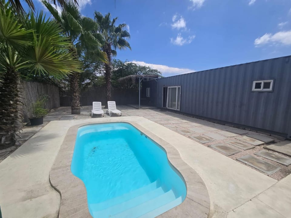 Day, Swimming pool, sunbed