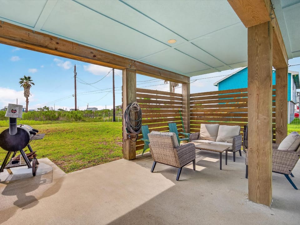 Godin Bay Retreat House in Texas