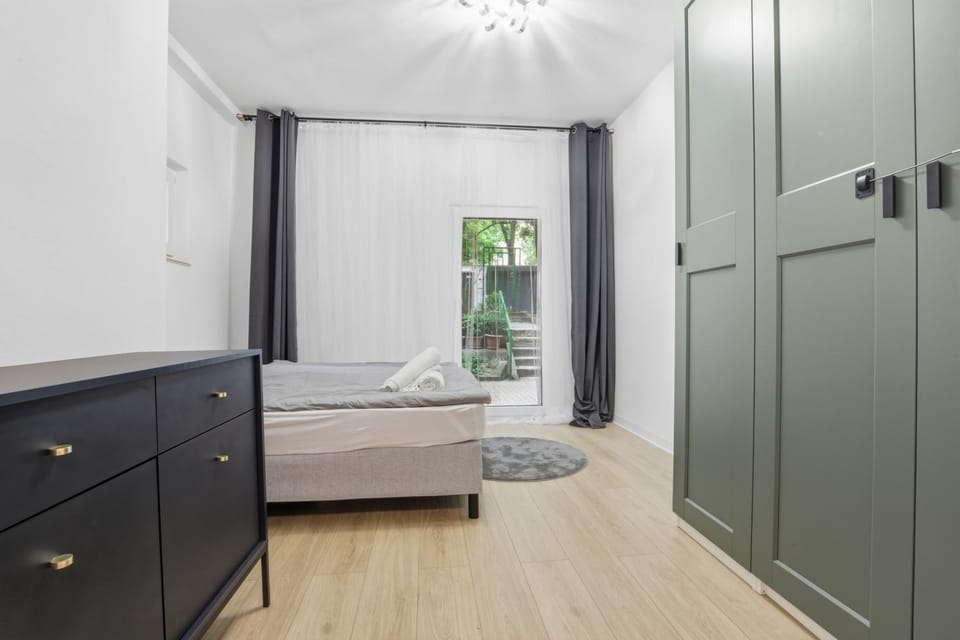 Bed, Balcony/Terrace, Bedroom, wardrobe