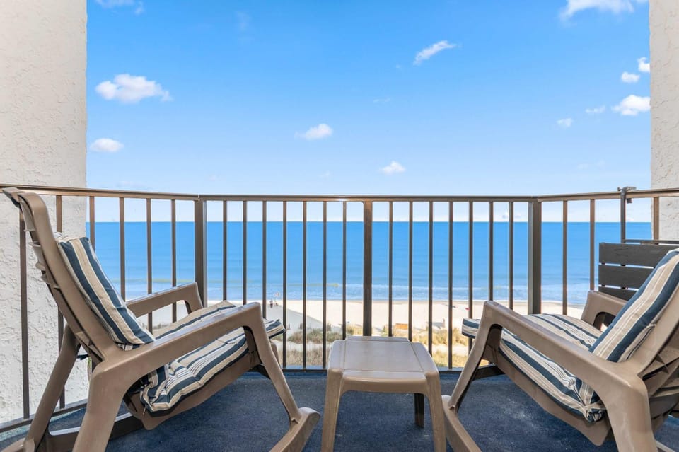 Relaxing Oceanfront 1BR King Bed Pool Dog Friendly Stay W64 House in Myrtle Beach