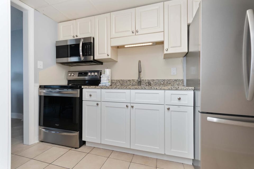 Relaxing Oceanfront 1BR King Bed Pool Dog Friendly Stay W64 House in Myrtle Beach