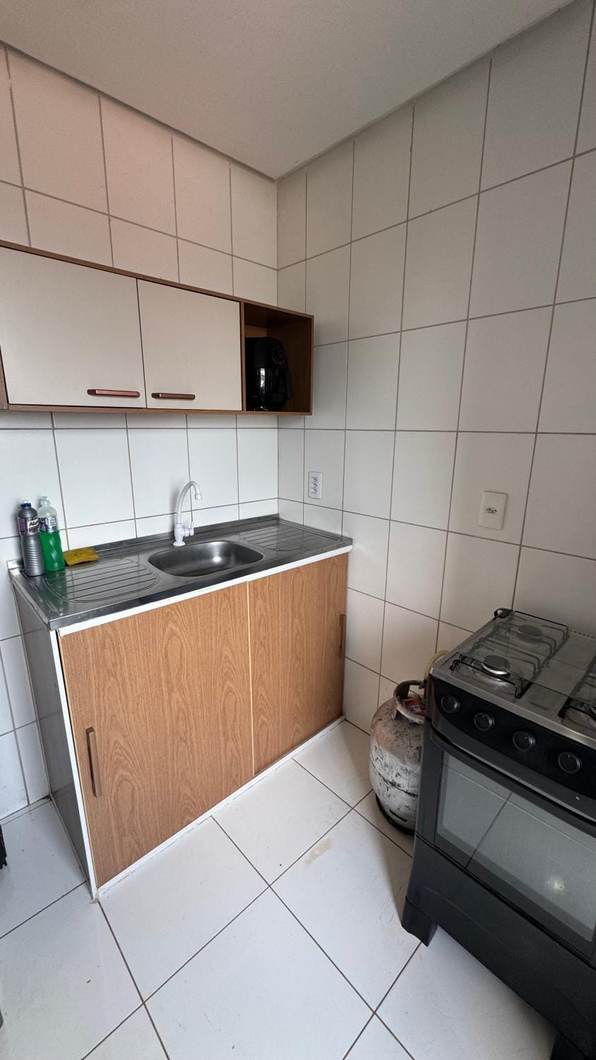 Kitchen or kitchenette, Communal kitchen, locker, oven, stove