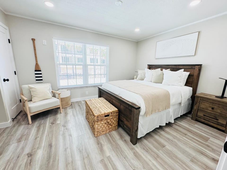 SAND & SEA BEACH RETREAT NEWLY RENOVATED At NSB Apartment in Edgewater