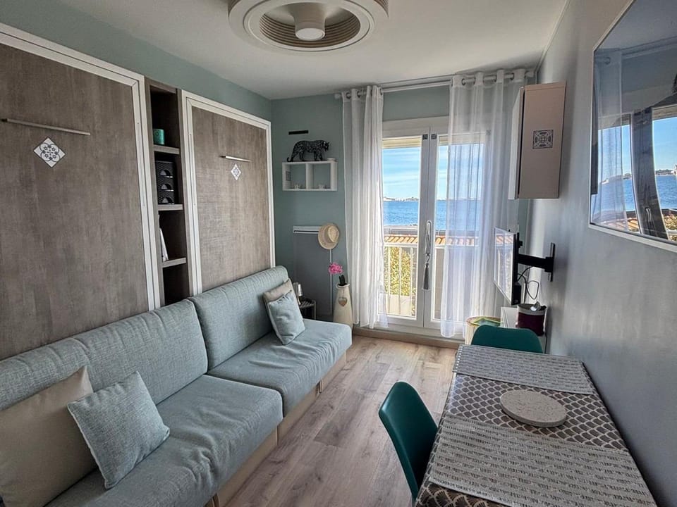 Mini-studio climatisé, vue sur l'Étang - 2 pers. - FR-1-503-194 Apartment in Balaruc-les-Bains