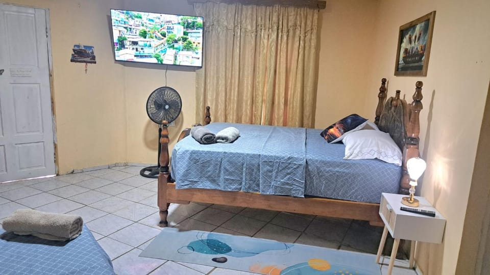 Habitación indpte para 3 personas con baño privado y patio Country House in Bocas del Toro Province