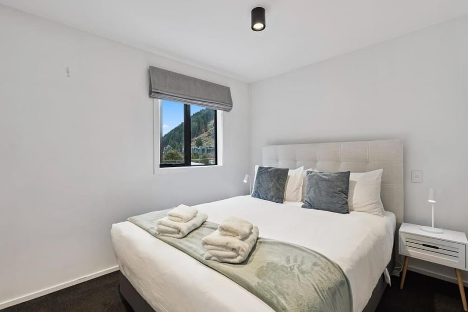 Peak View Apartment with carpark Walk to CBD Apartment in Queenstown