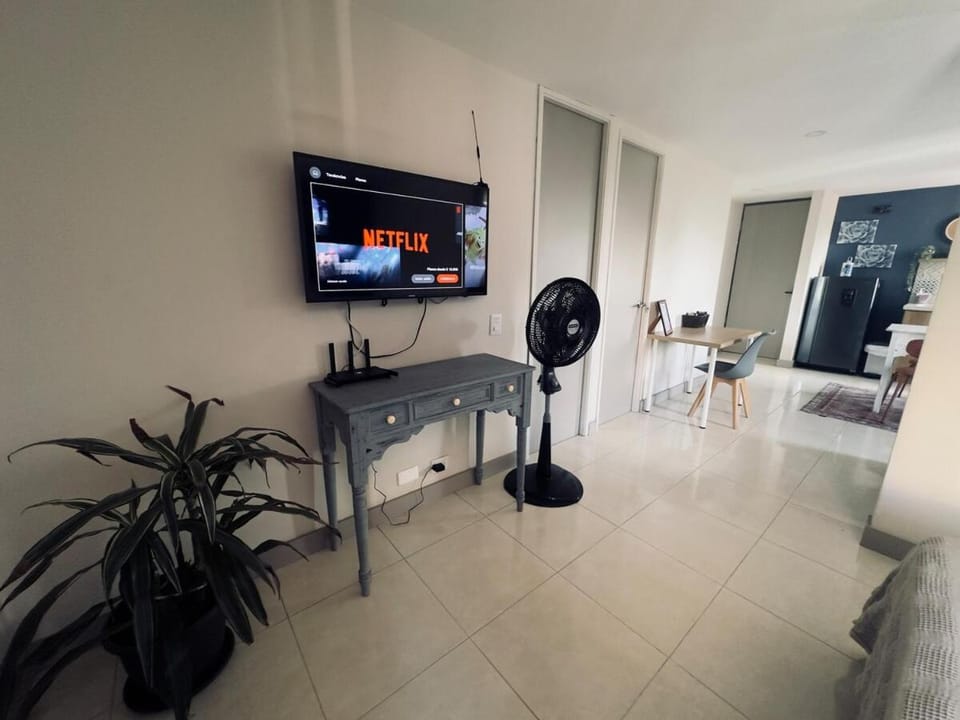 Ideal Location in Poblado, Coworking, Metro, Balcony Apartment in Medellin