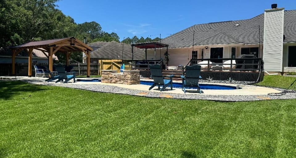 Coastal Serenity Heated pool and hot tub House in Gulfport