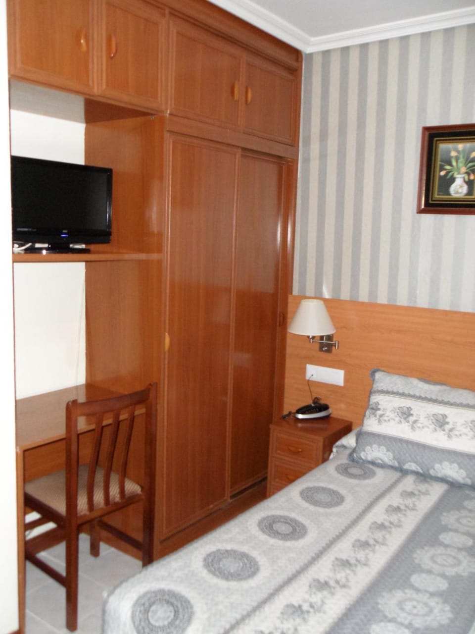 Bed, TV and multimedia