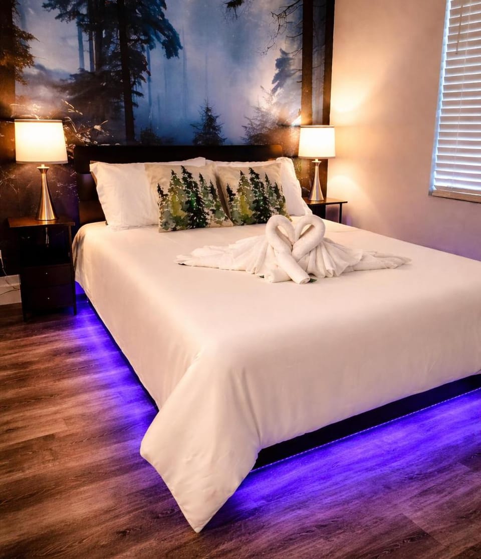 Bed, Photo of the whole room, Bedroom