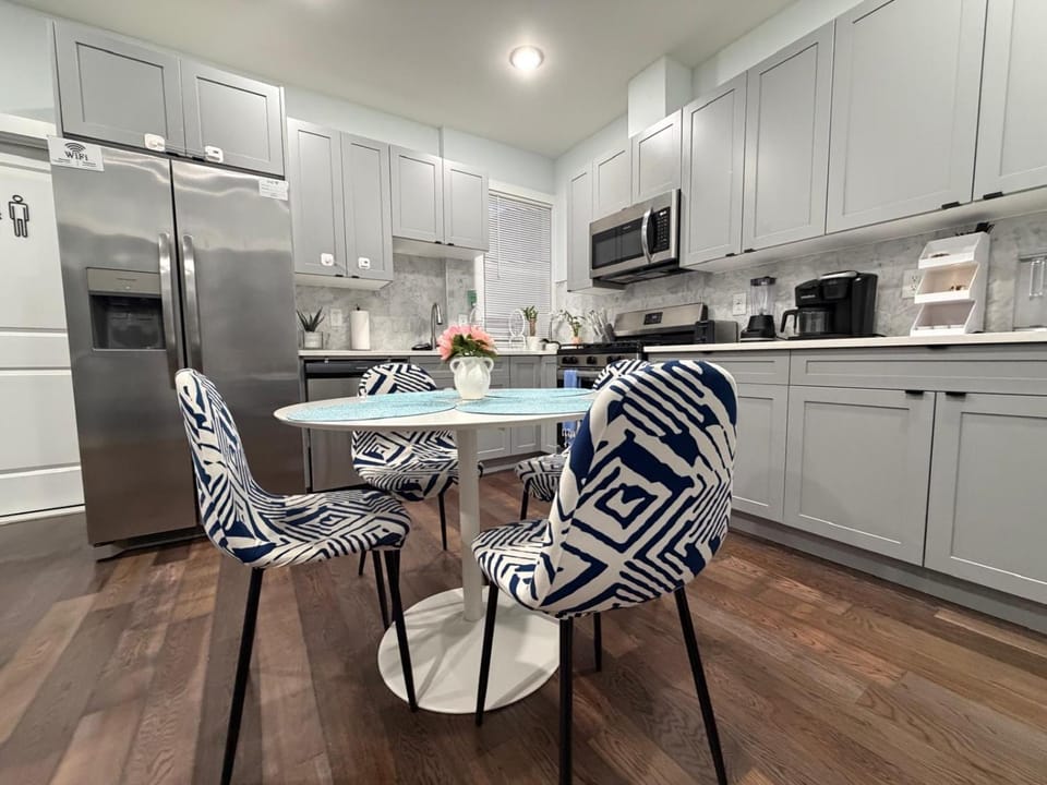 Kitchen or kitchenette, Dining area, dishwasher, oven, stove, toaster