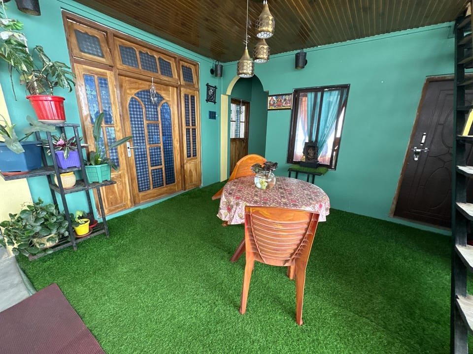 Y Not Sonada Bed and Breakfast in West Bengal