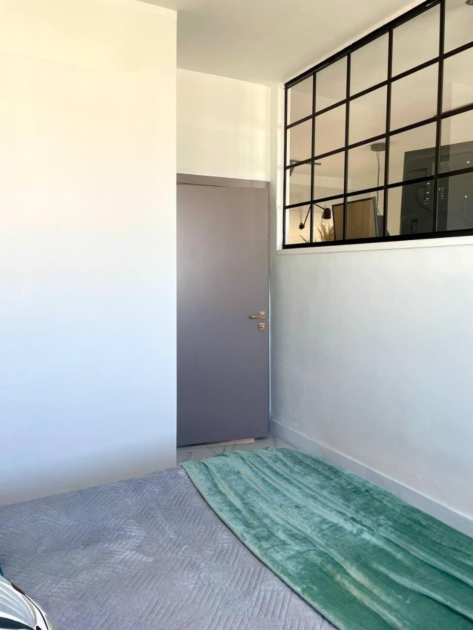 R HOUSE С Видом На Горы Возле Меги На Розыбакиева Apartment in Almaty