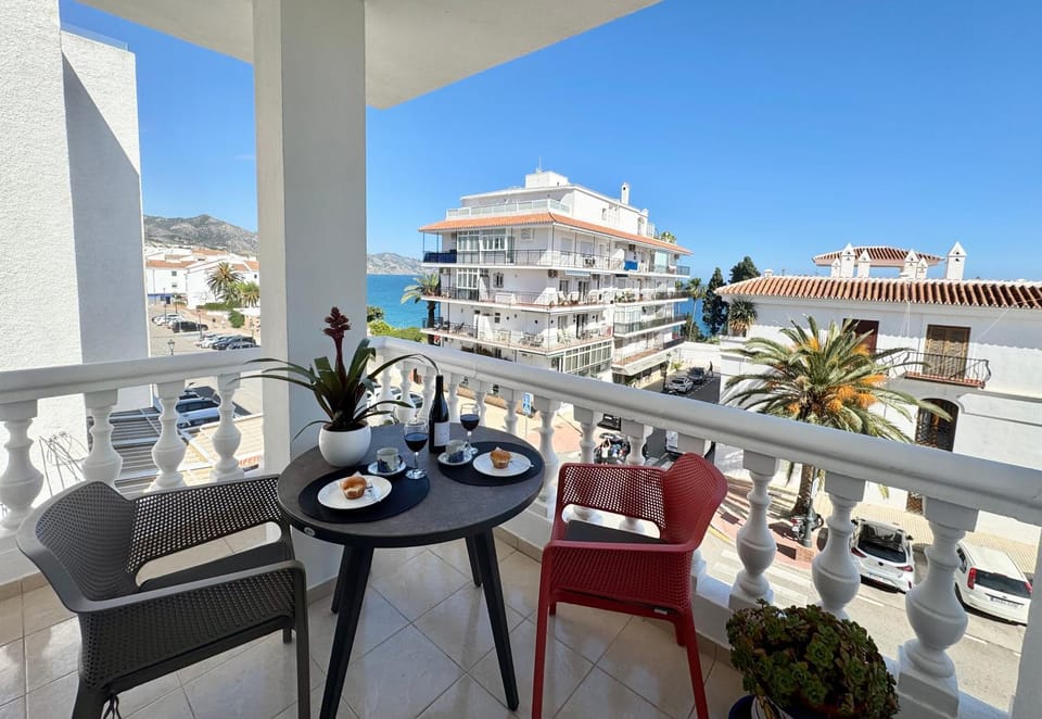 Mountain view, Sea view