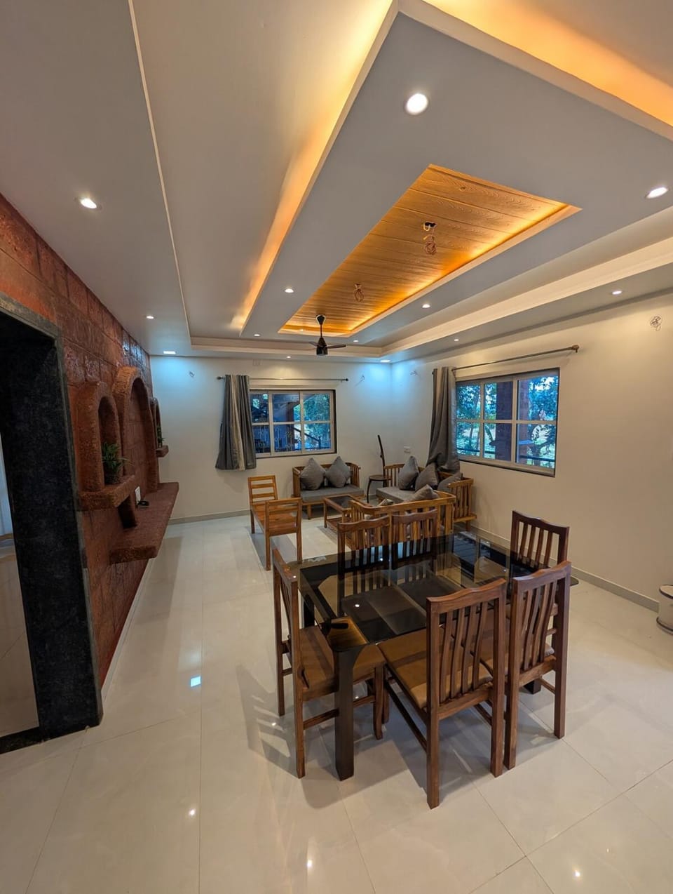 TV and multimedia, Living room, Dining area